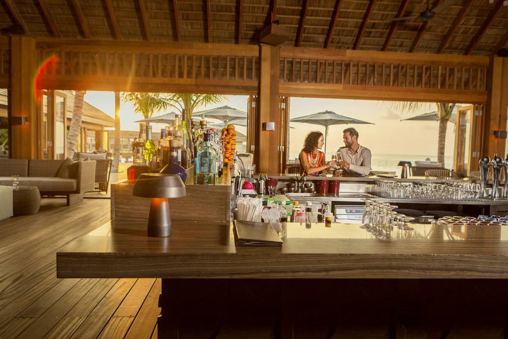 Coco Bar at Hurawalhi Island Resort thumbnail 6